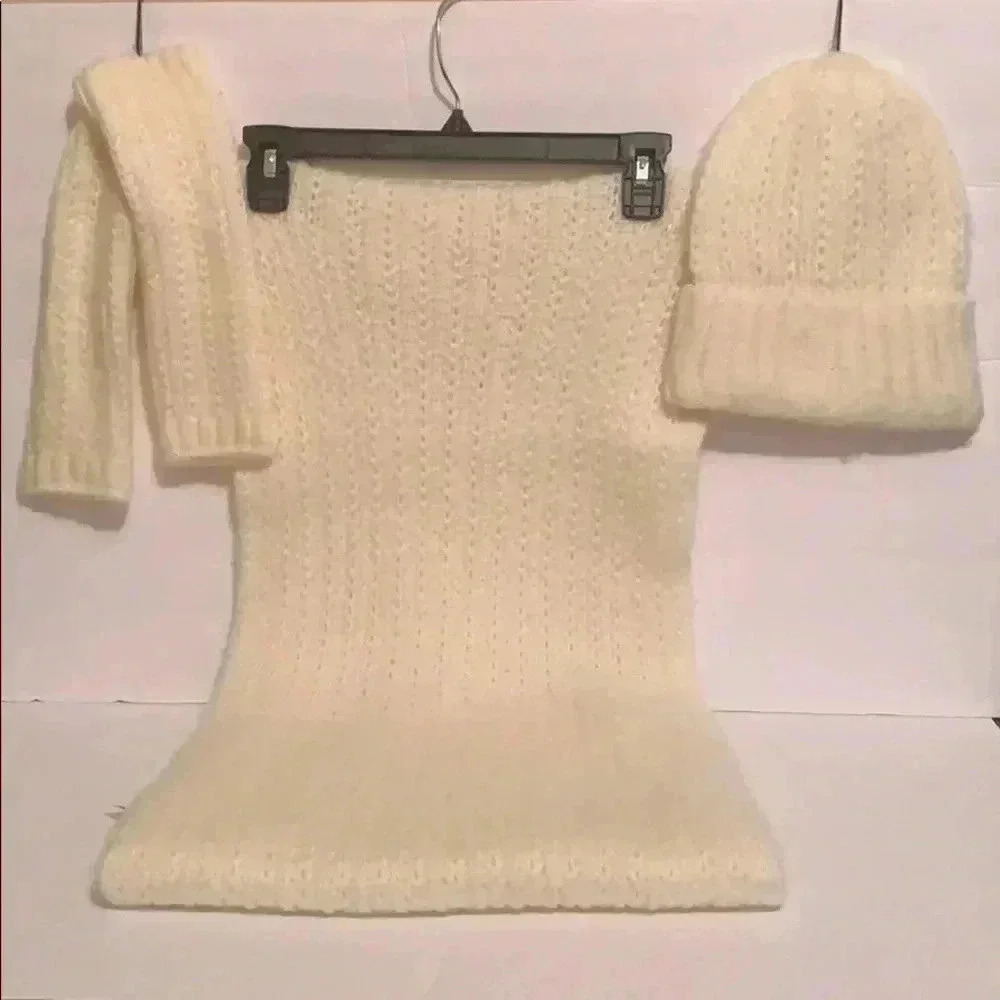 Urban Outfitters Scarf, Hat and Fingerless Glove